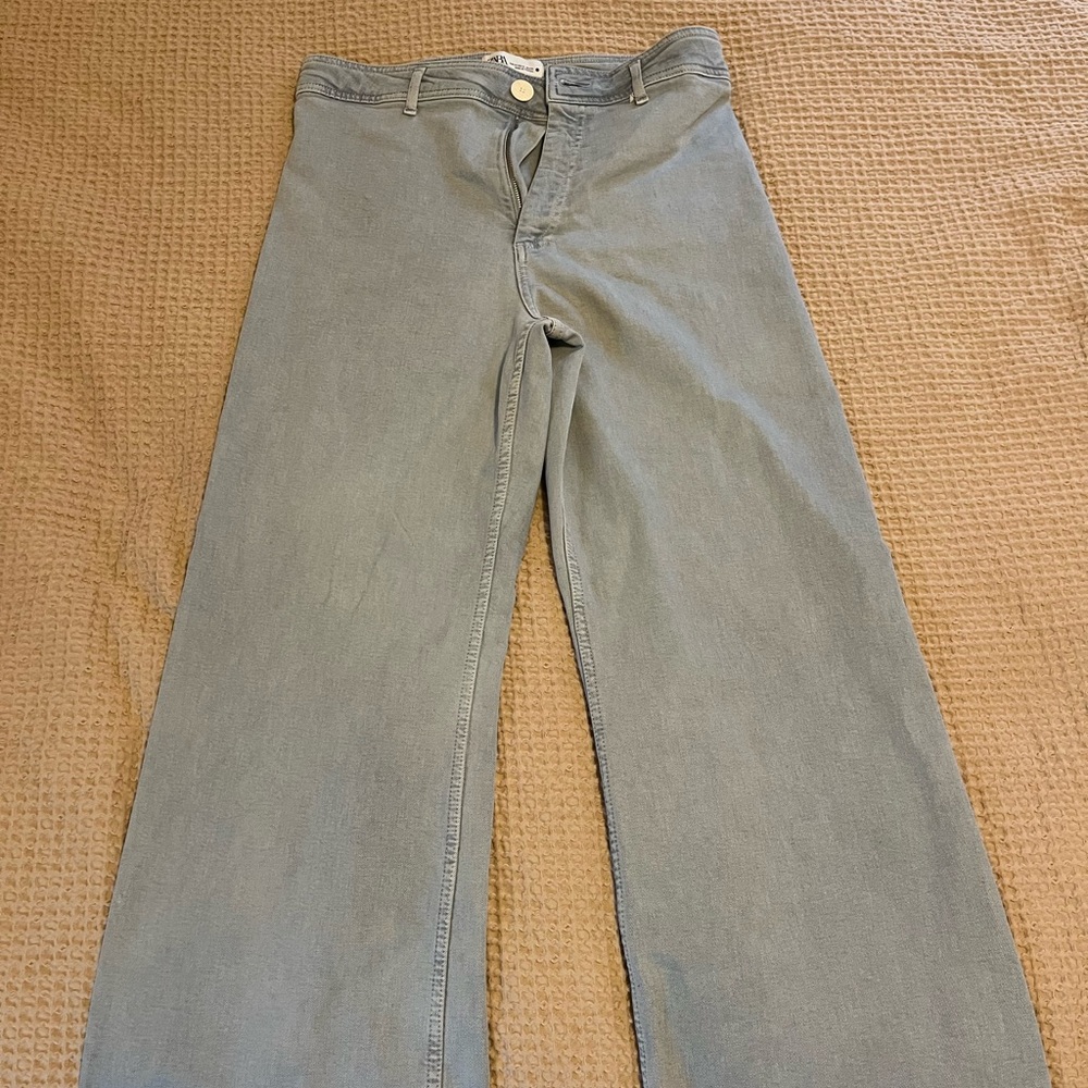 Women's Zara light wash jeans ￼
